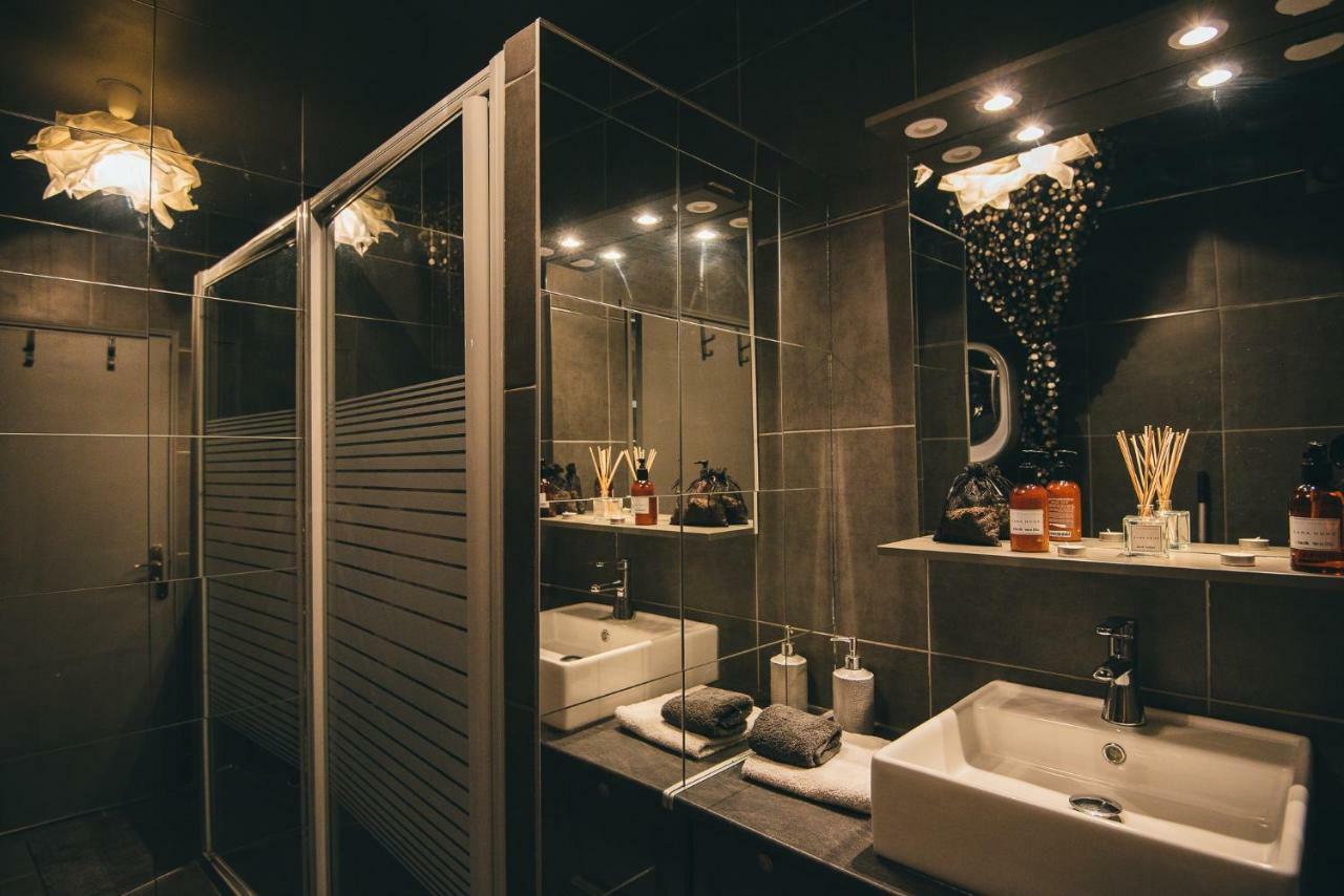 Le Petit Roi - Standingplace เลอเชอส์เนย์ ภายนอก รูปภาพ